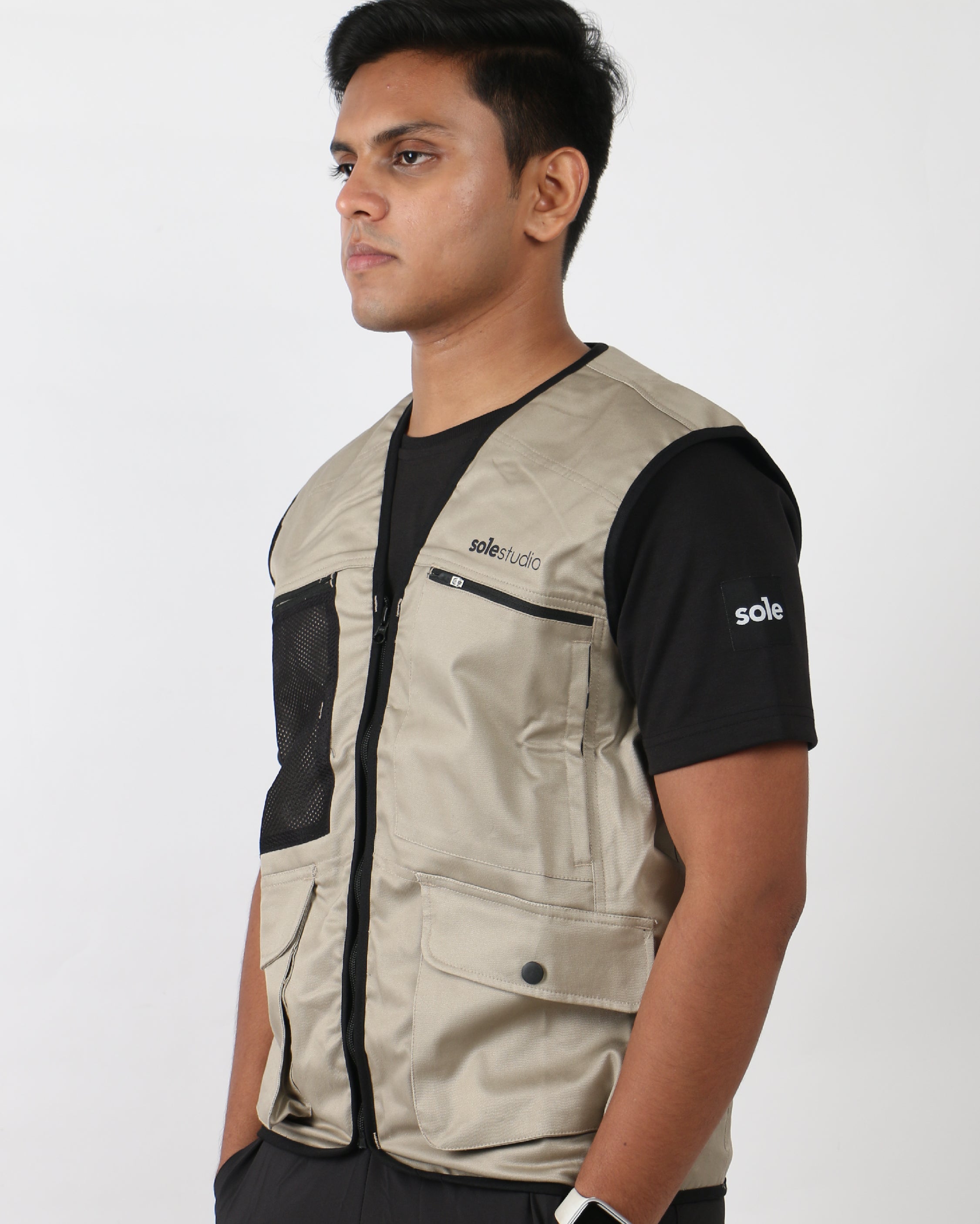 Explorer Utility Vest — utility vest detail, Drop 01 complete kit